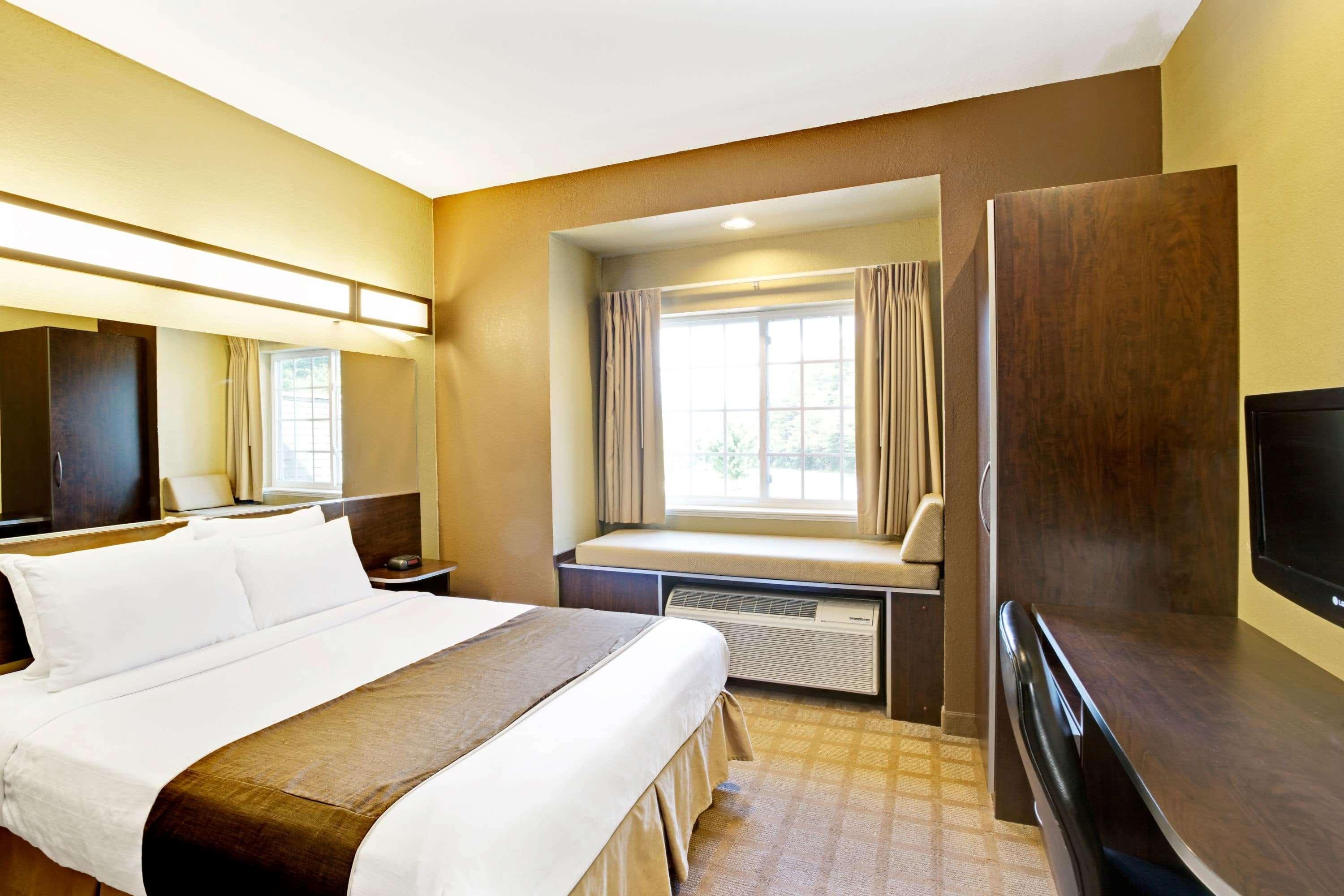 Microtel Inn & Suites By Wyndham Брайсън Сити Екстериор снимка