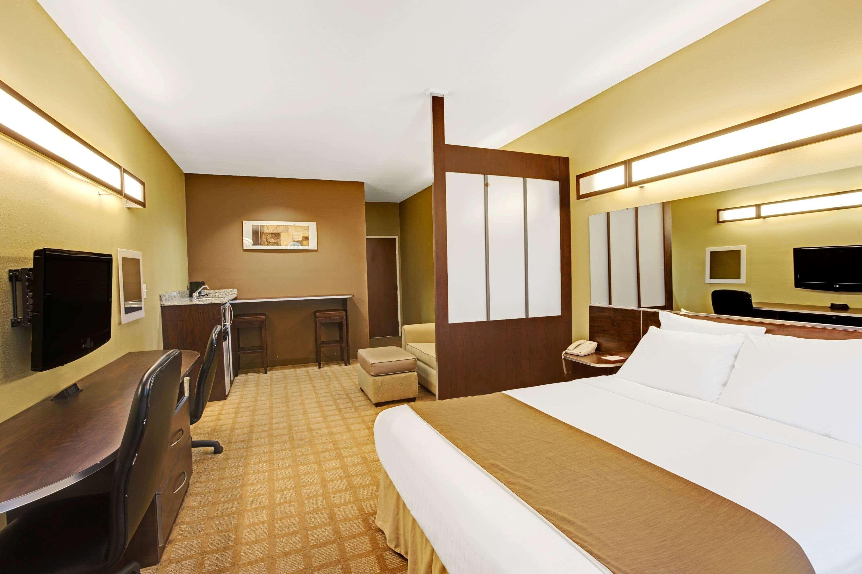 Microtel Inn & Suites By Wyndham Брайсън Сити Екстериор снимка