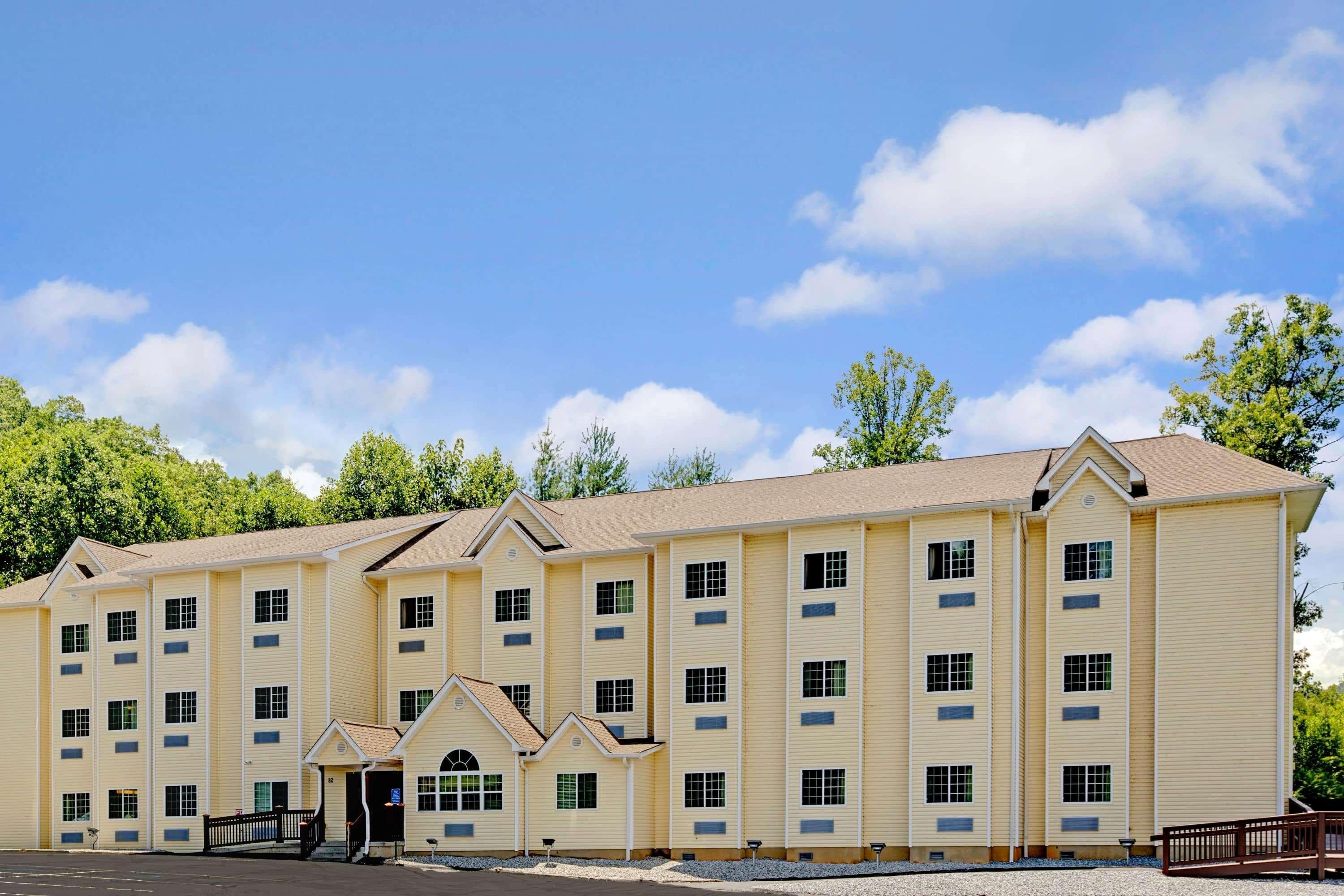 Microtel Inn & Suites By Wyndham Брайсън Сити Екстериор снимка