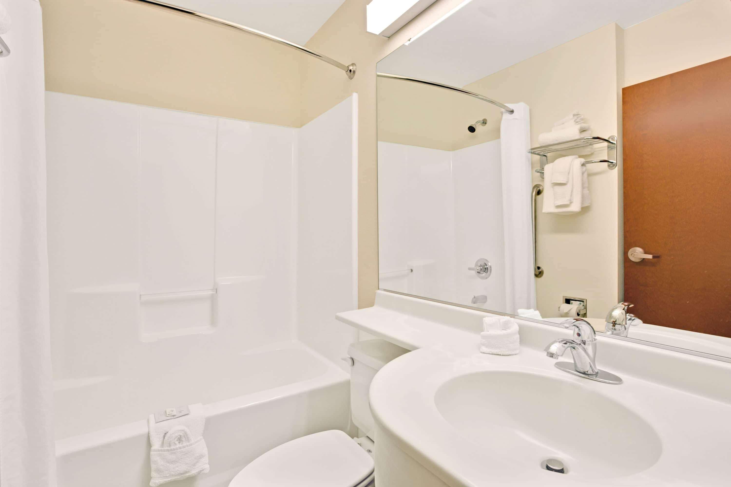 Microtel Inn & Suites By Wyndham Брайсън Сити Екстериор снимка