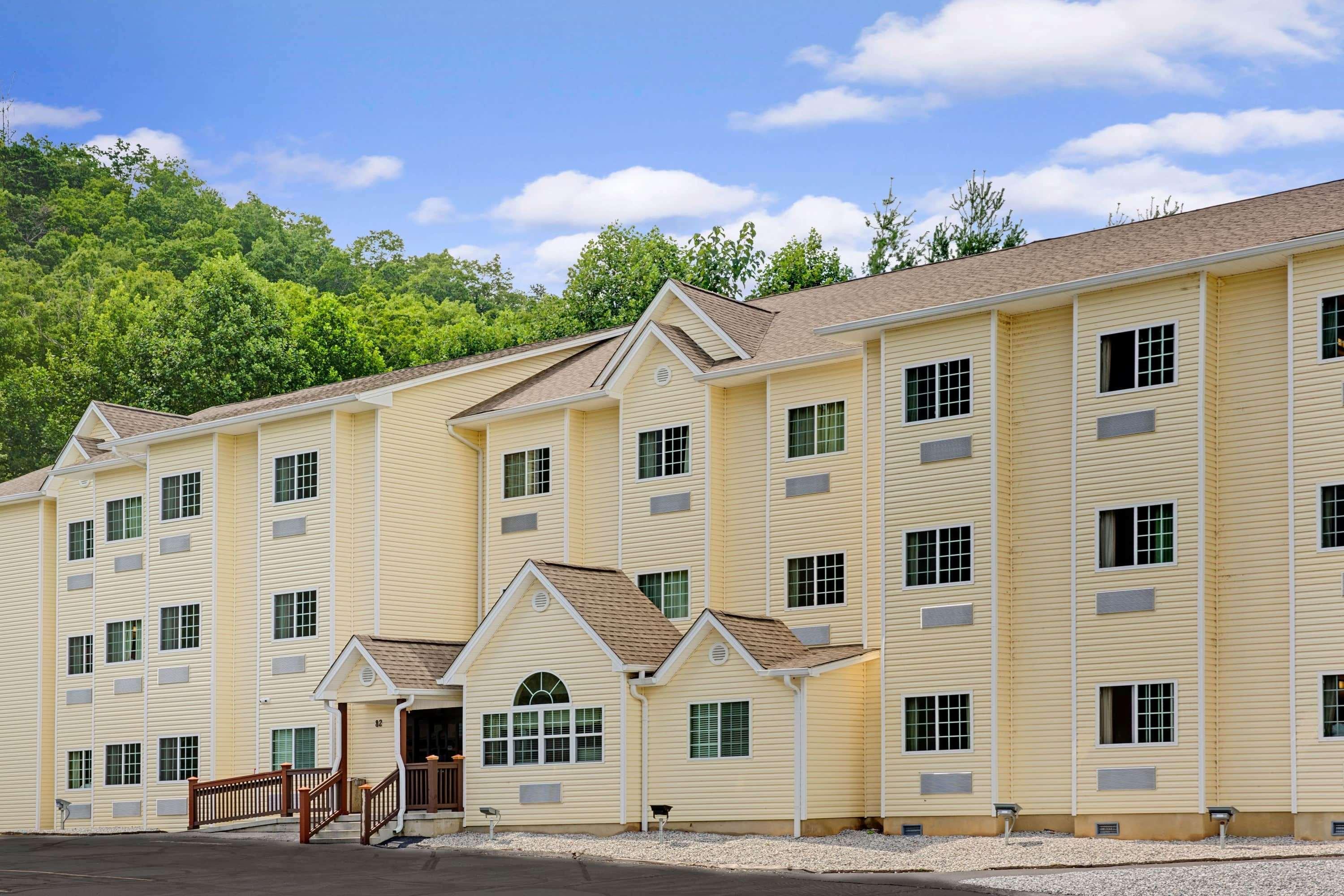 Microtel Inn & Suites By Wyndham Брайсън Сити Екстериор снимка