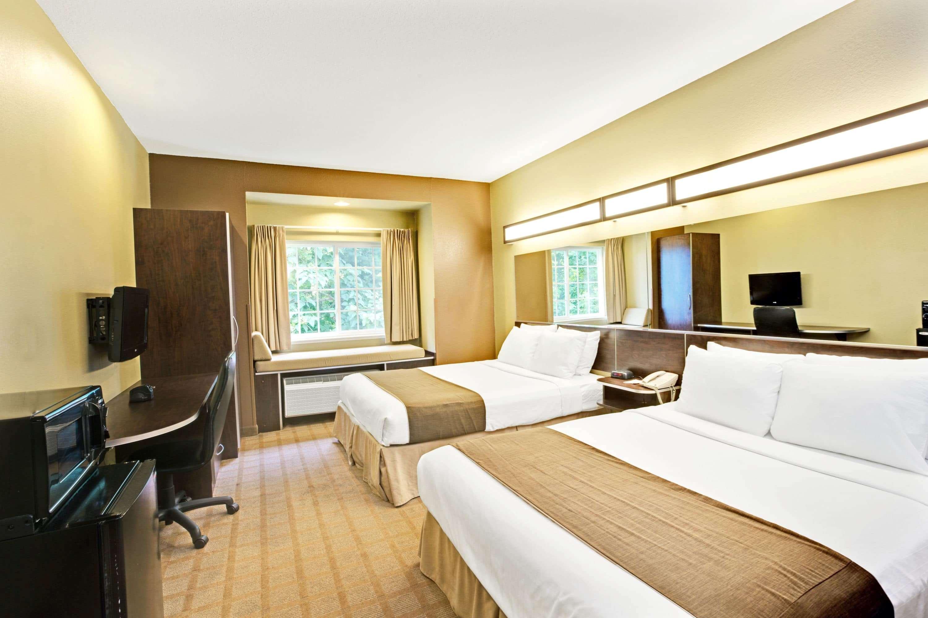 Microtel Inn & Suites By Wyndham Брайсън Сити Екстериор снимка